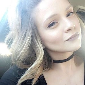 Meet your Posher, Mia